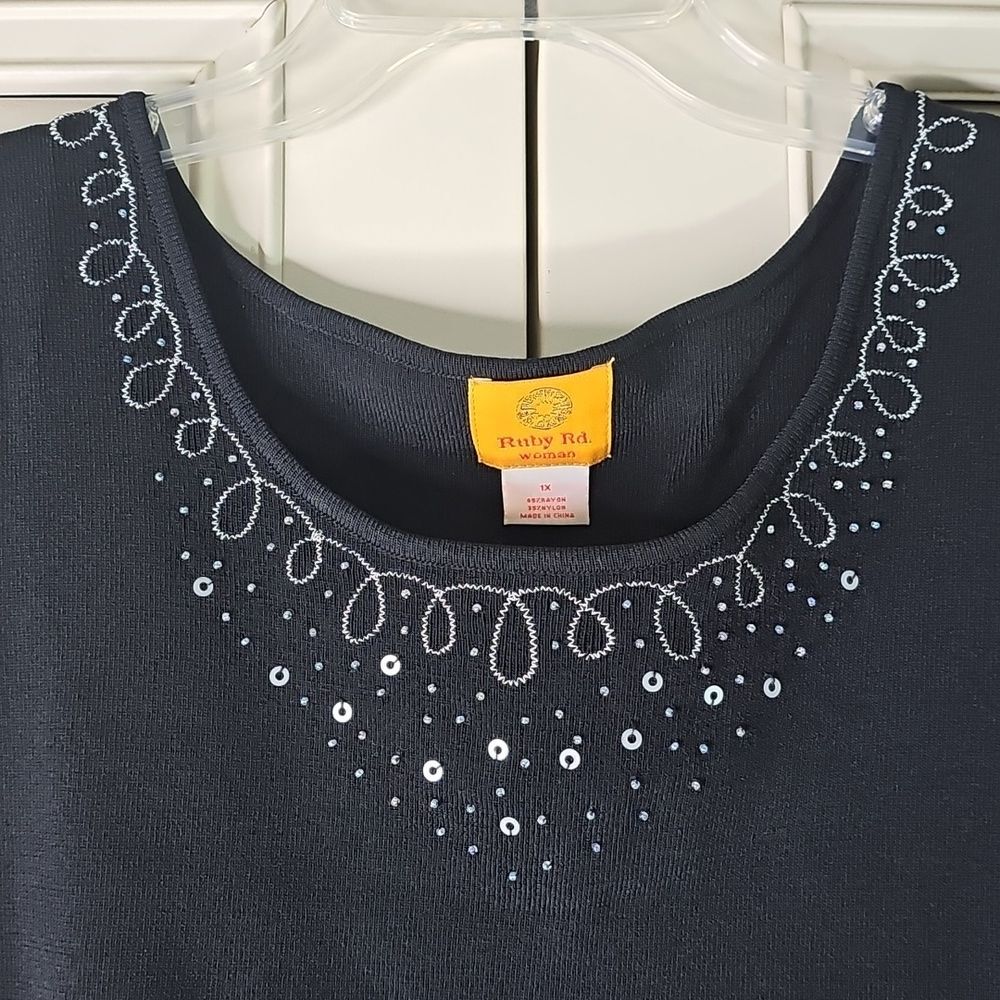 Blouse Shell Sleeveless Beaded Silver Embroidery Black Size 1X Plus Size
